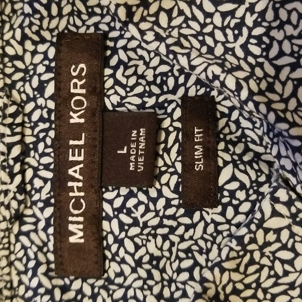 Michael Kors Short Sleeve Slim Fit.          Size: Large.   CONDITION: ☆☆ FAIR
